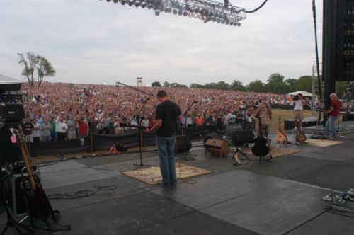 1daythecrowd.jpg